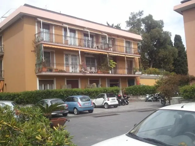 Appartamenti Pesci Αλάσιο